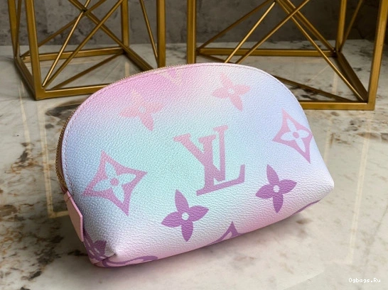 Vuitton COSMETIC Louis POUCH 0422